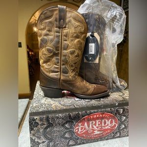 Laredo Wide calf cowboy boots